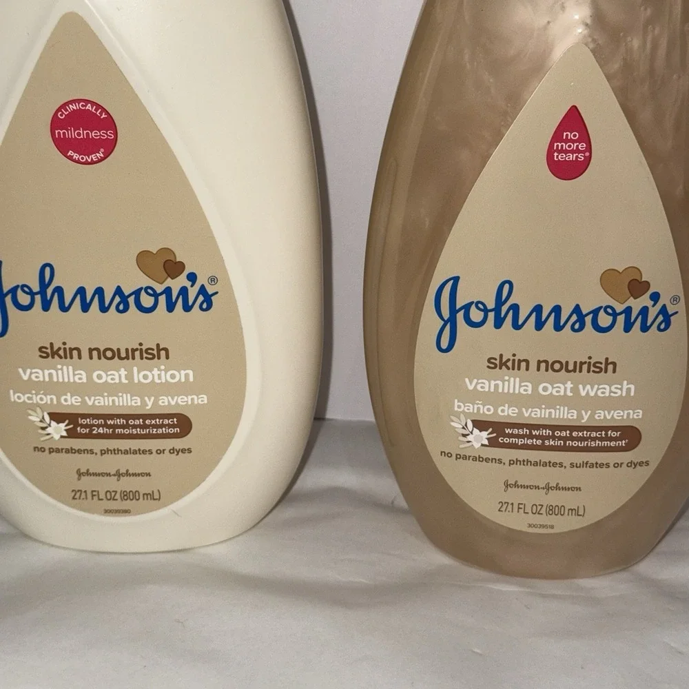 2 Pc Oat Vanilla Johnson's Skin Nourishing‎ Baby Body Wash & Lotion (L36)